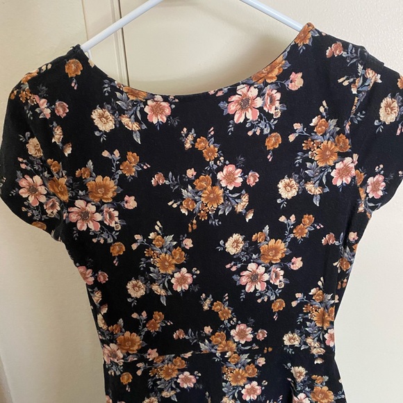 Floral Dress - Picture 4 of 4